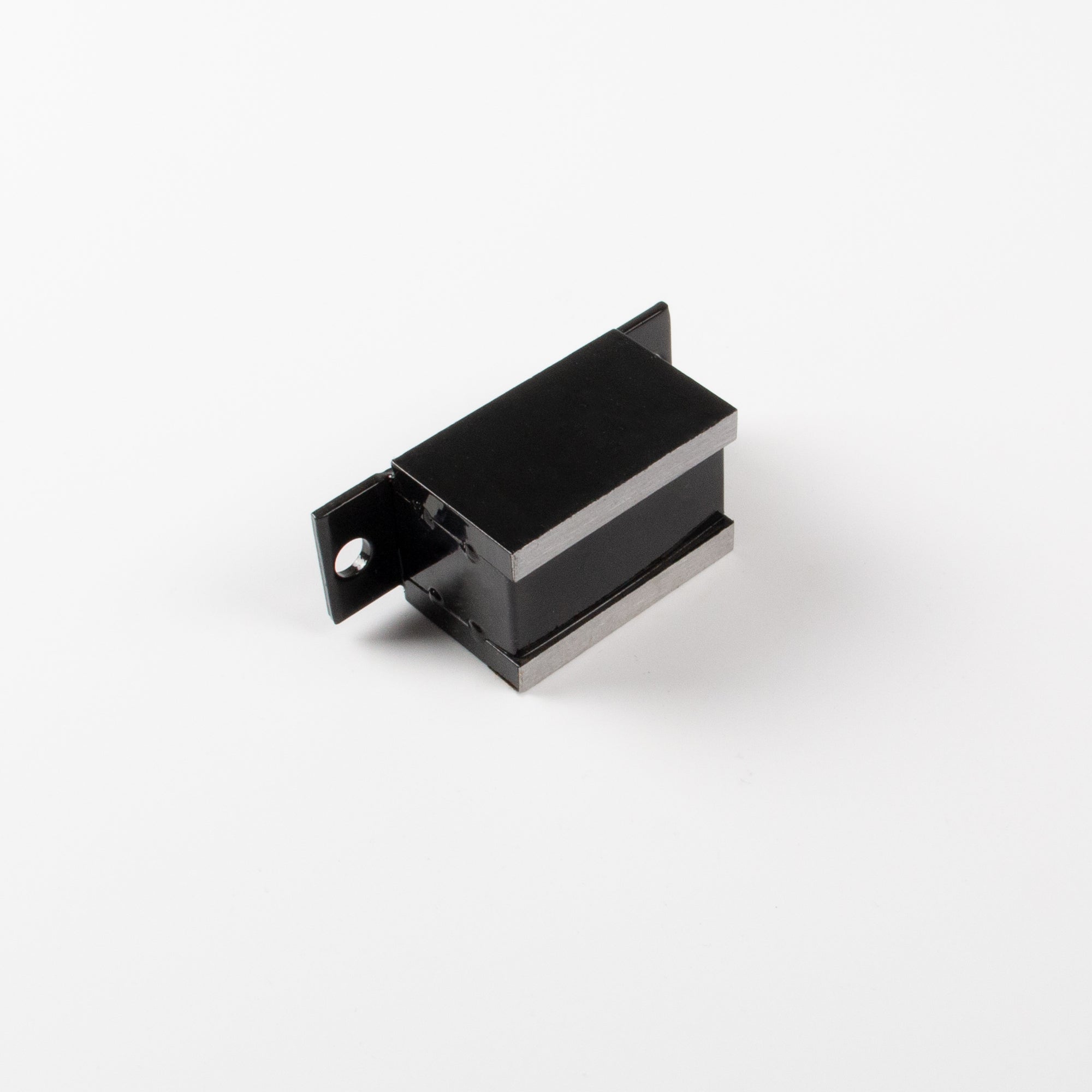 Flachleiste aus AlNiCo 133x22x35mm mit Befestigungslaschen