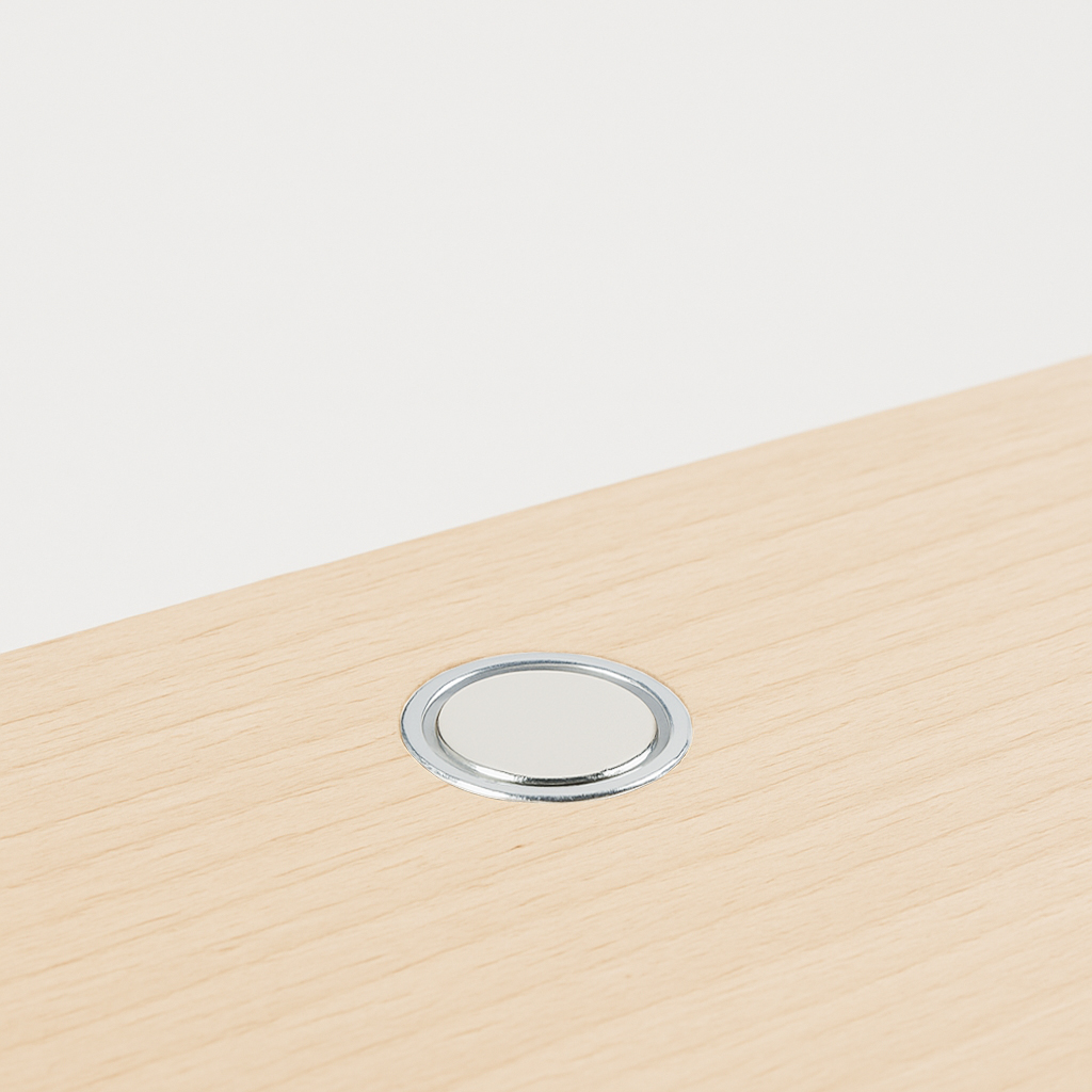 Neodym Topfmagnet Ø20x6mm eingeklebt in eine Holzplatte