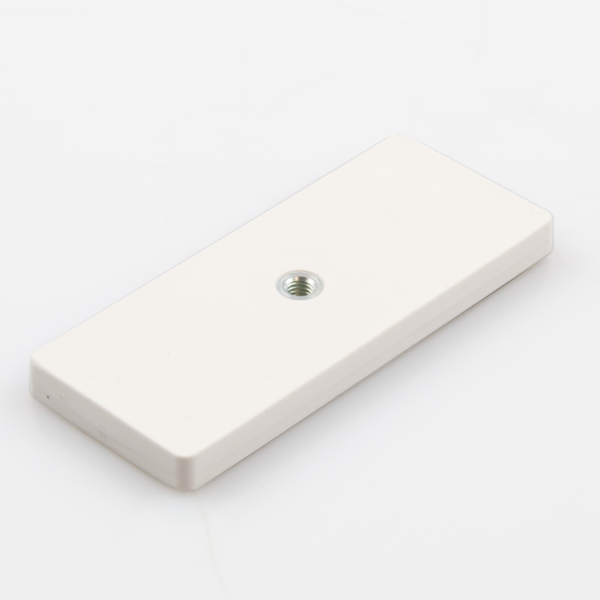 Gummiertes Magnetsystem 110x45x8,5mm mit Innengewinde M6, Farbe: weiß