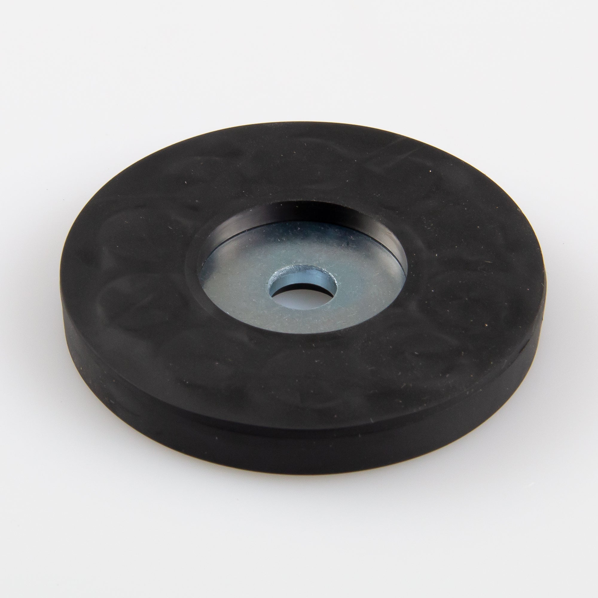 Gummierter Magnet Ø57x7,6mm mit zylindrischer Senkung Haftfläche