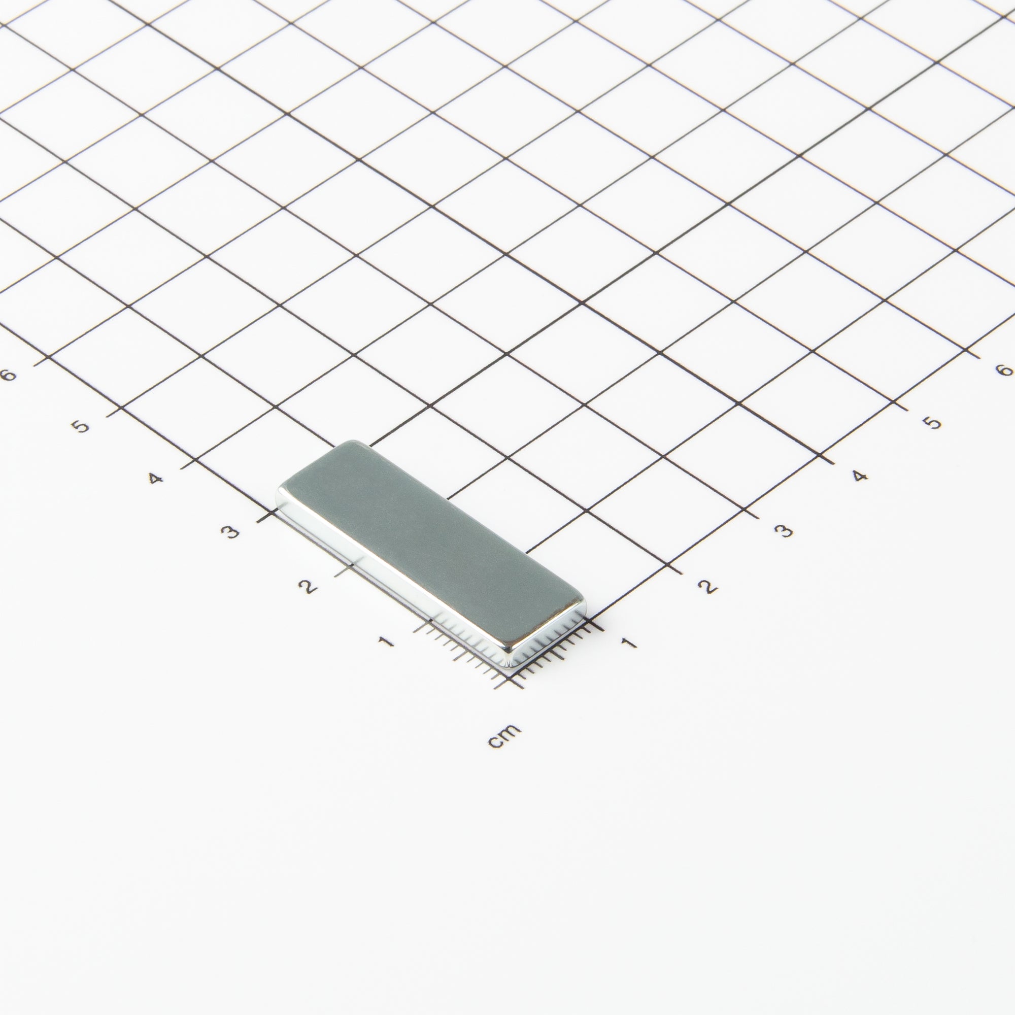Blockmagnet aus Neodym mit der Abmessung 30x10x3mm