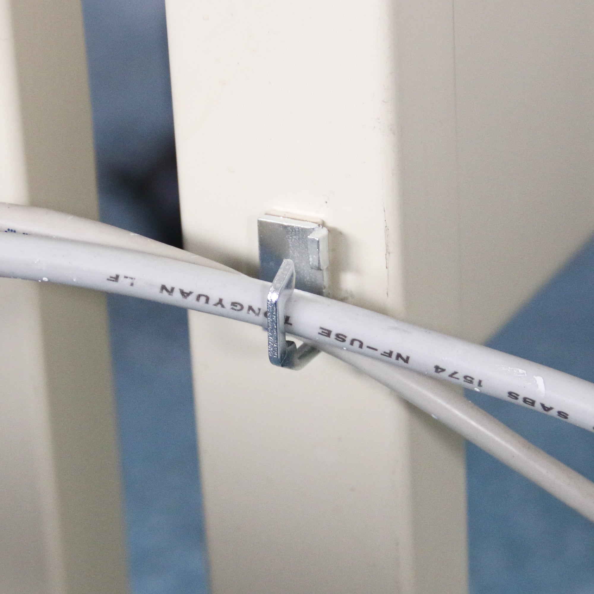 Magnetischer Neodym-Kabelhalter mit Öffnung Anwendung