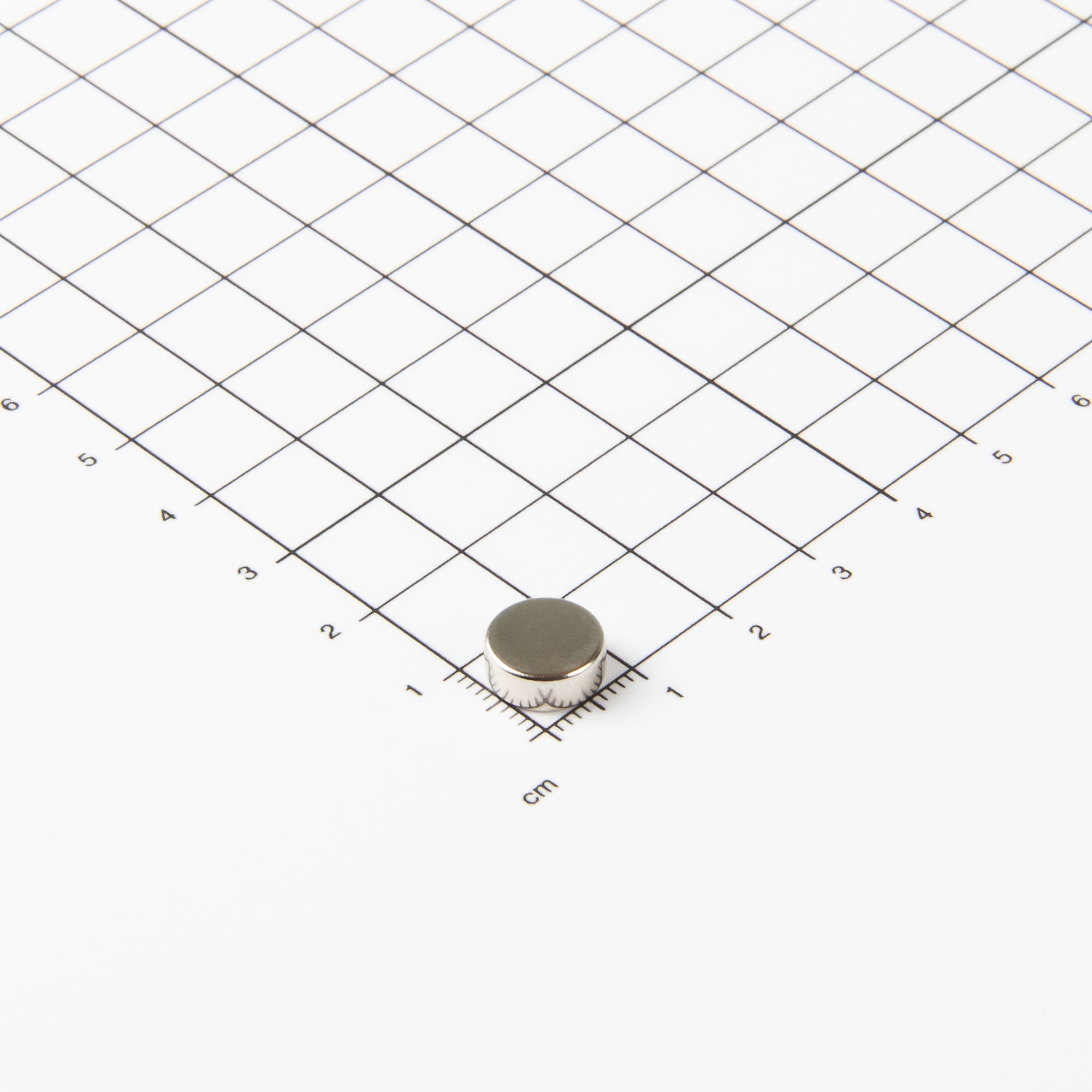 Flacher Scheibenmagnet aus Neodym mit der Abmessung Ø10x4mm