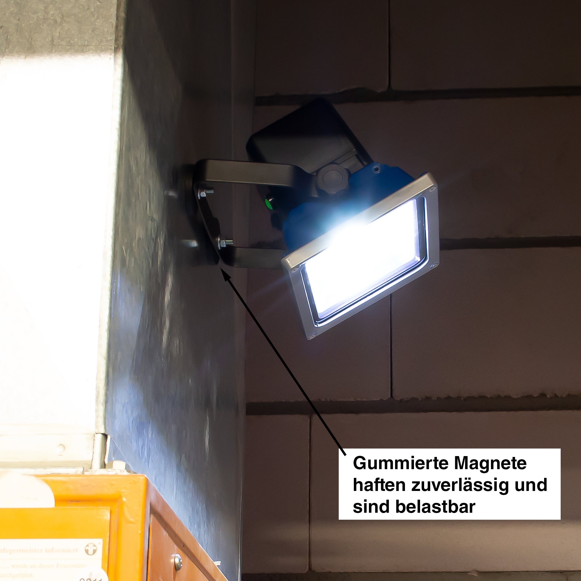 Gummierter schwarzer Magnet Ø43x6mm mit Gewindezapfen M6 Anwendung