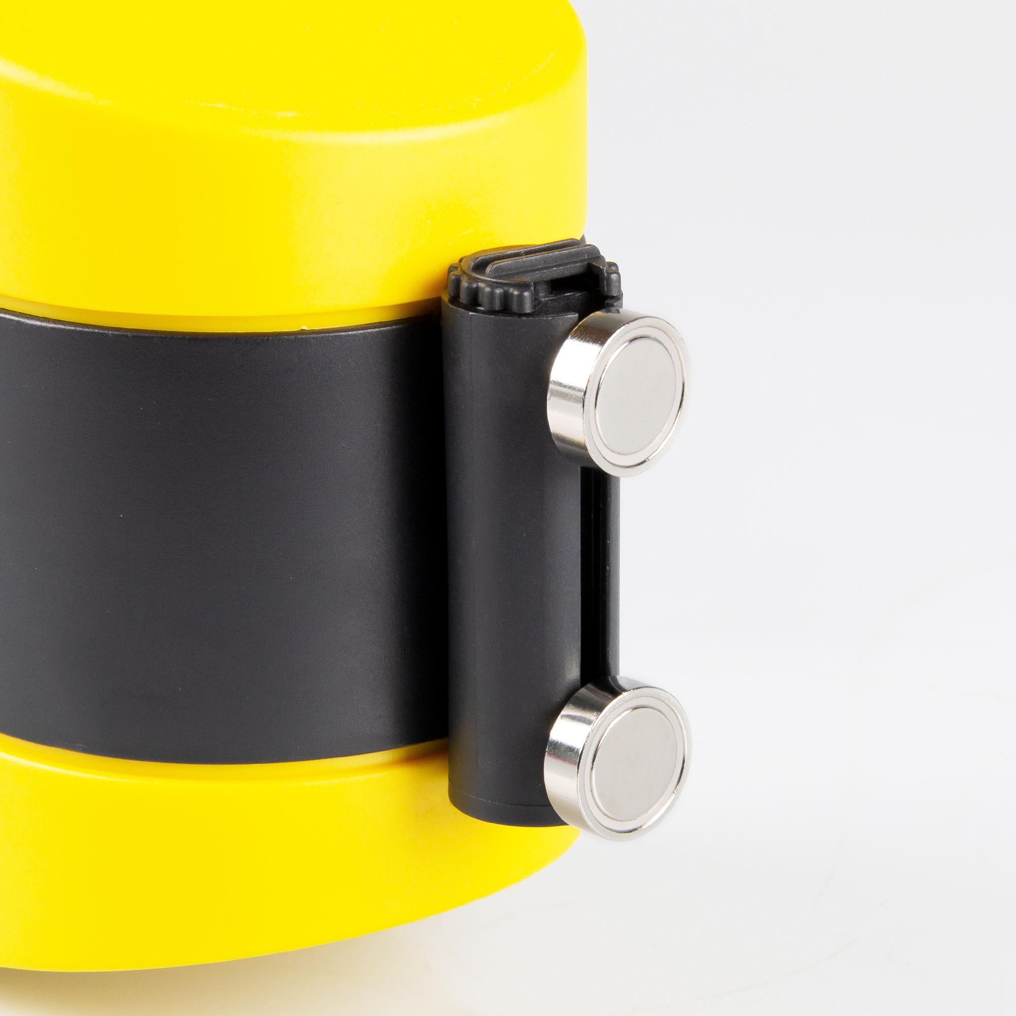 Magnetisches Absperrband gelb-schwarz Gurtende