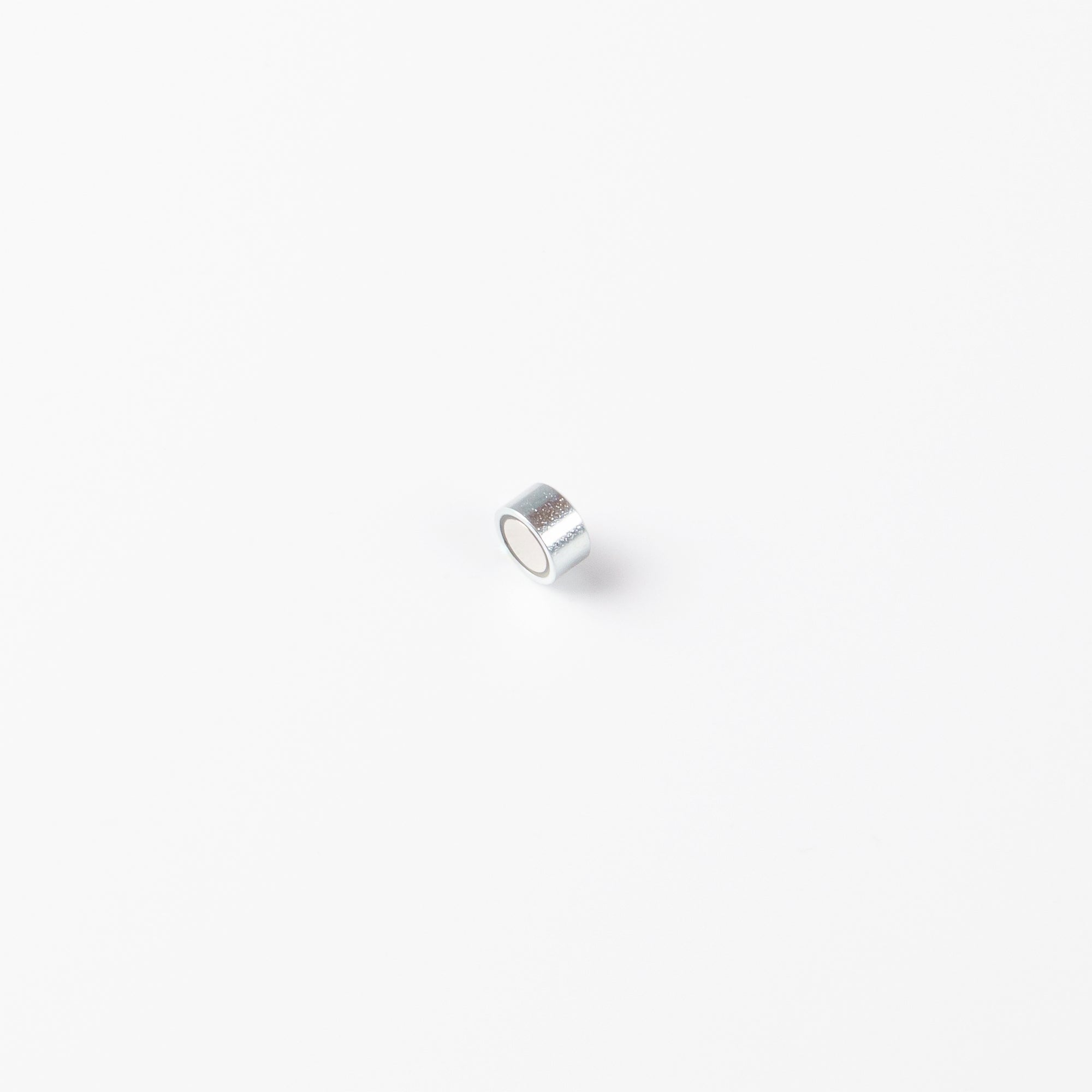 Neodym Topfmagnete mit der Abmessung Ø8x4,5mm von unten