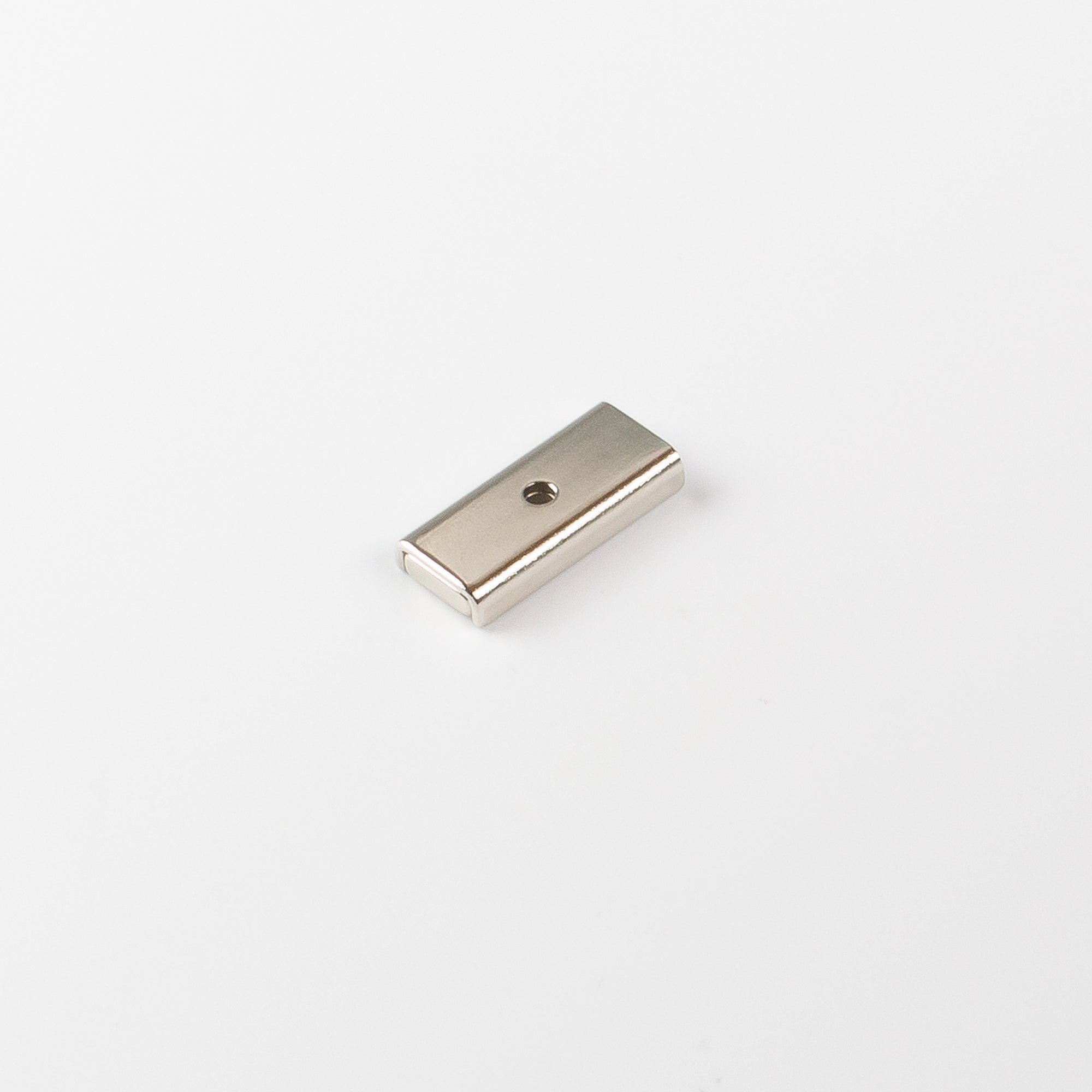 Neodym-Flachleiste 30x13,5x5mm mit konischer Senkung