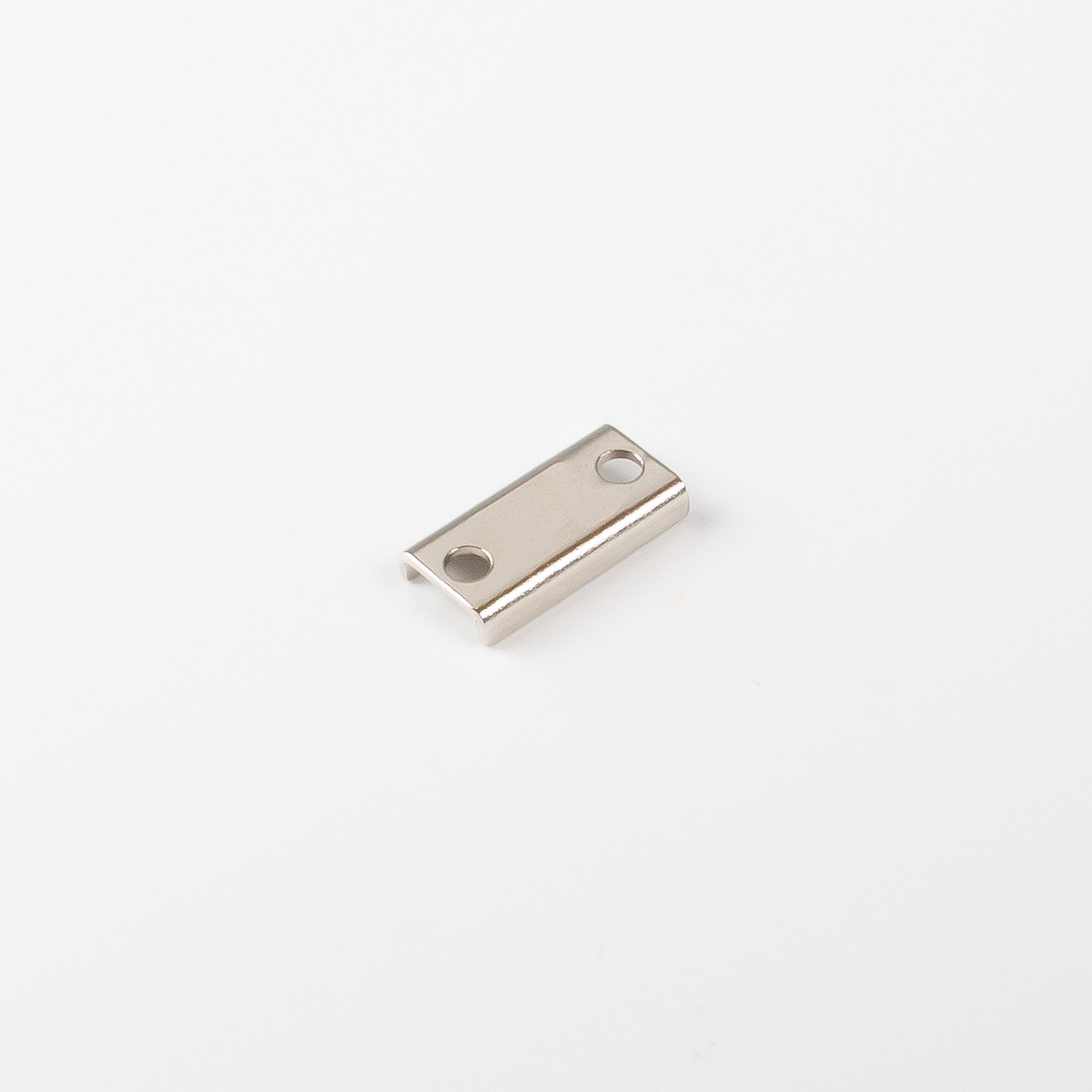 Flachleiste mit Neodymkern 30x15x5mm im langen U-Profil mit seitlichen Bohrungen