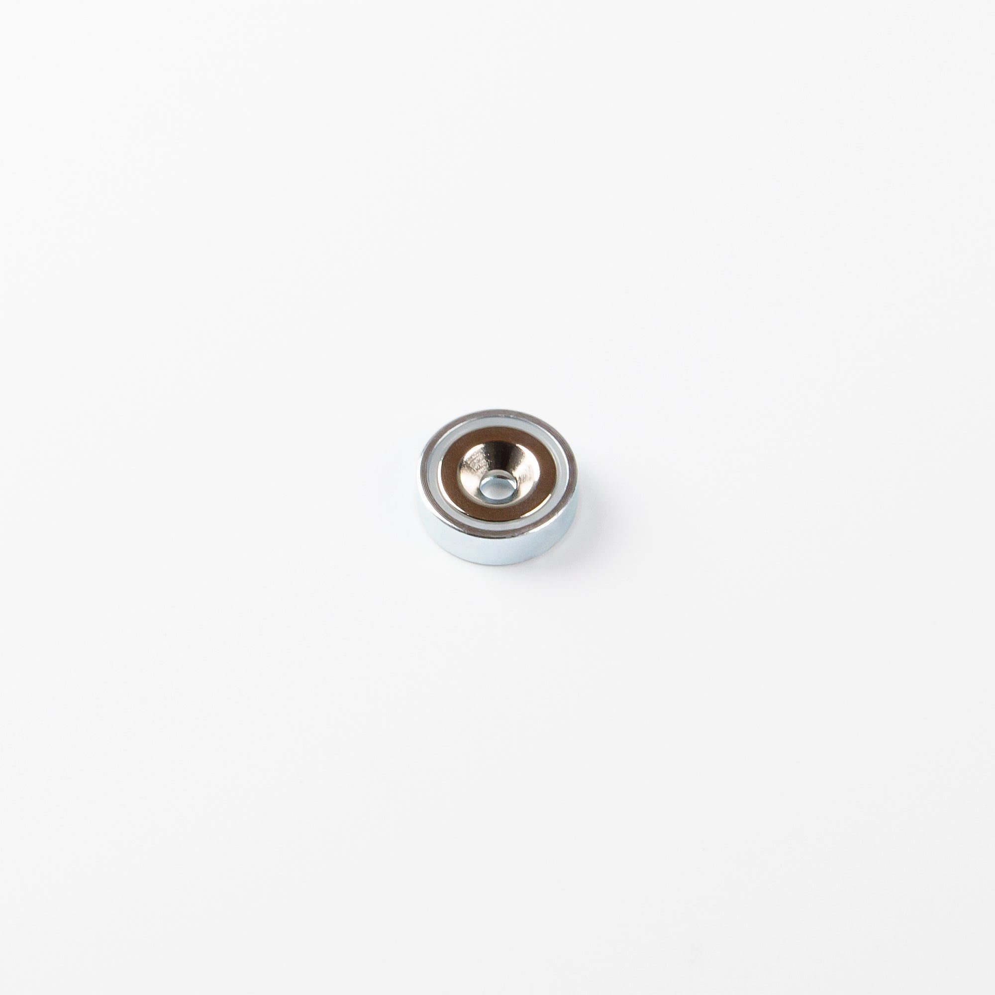 Neodym Flachgreifer Ø20x6mm mit konischer Senkung Haftfläche