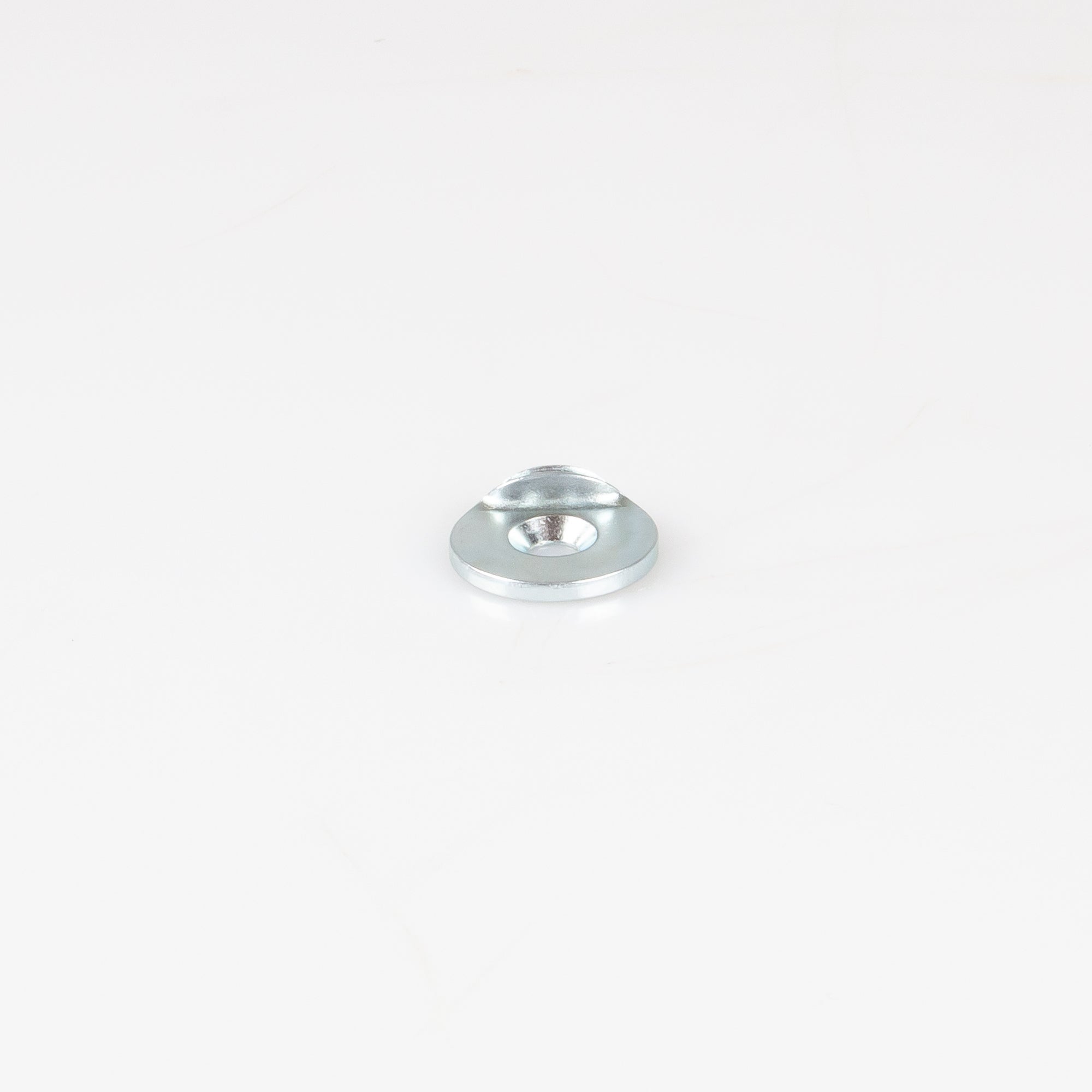 Abrutschsichere Haftplatte Ø27x3mm zum Anschrauben für Magnete 