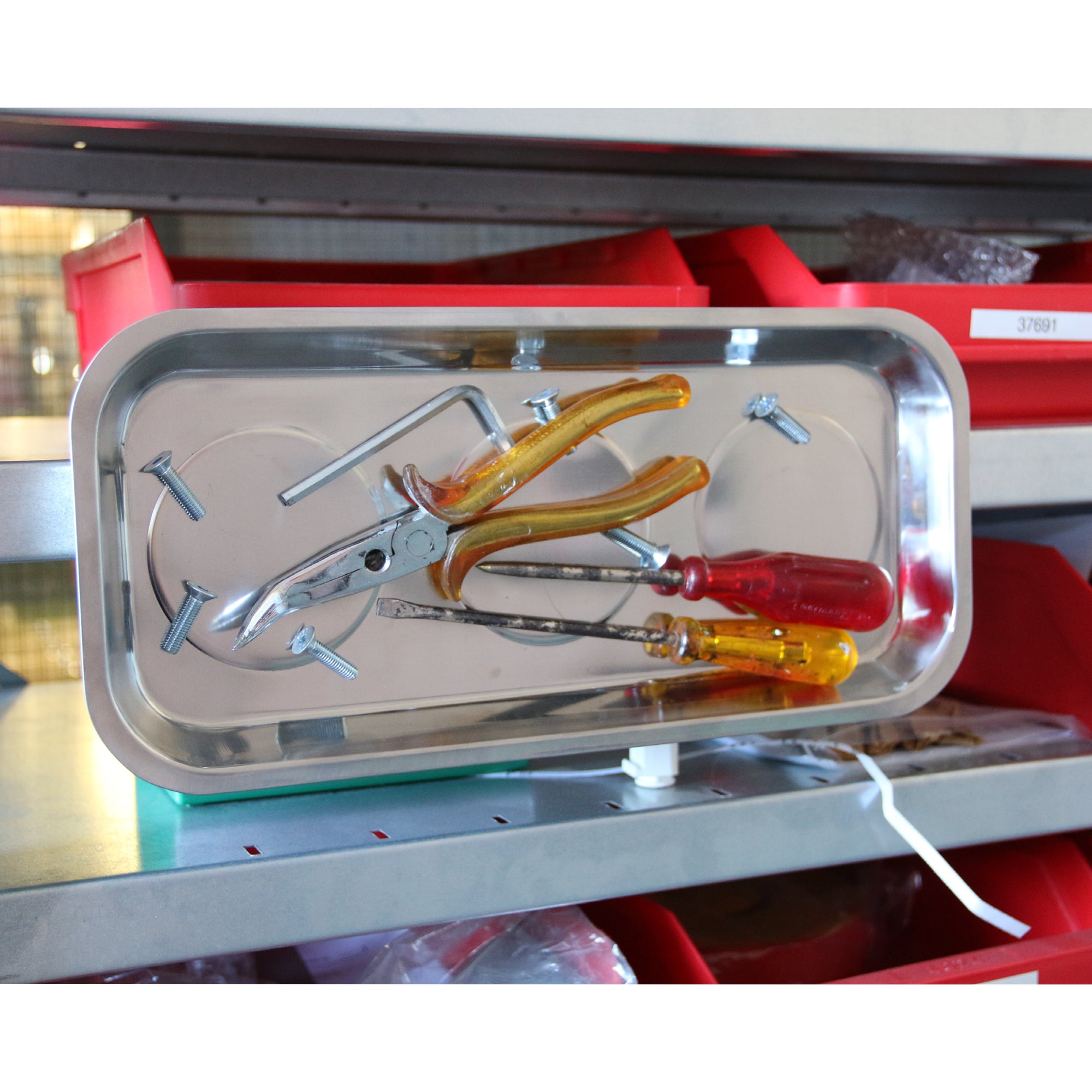 Magnetteller 355x165x30mm aus Edelstahl Anwendung