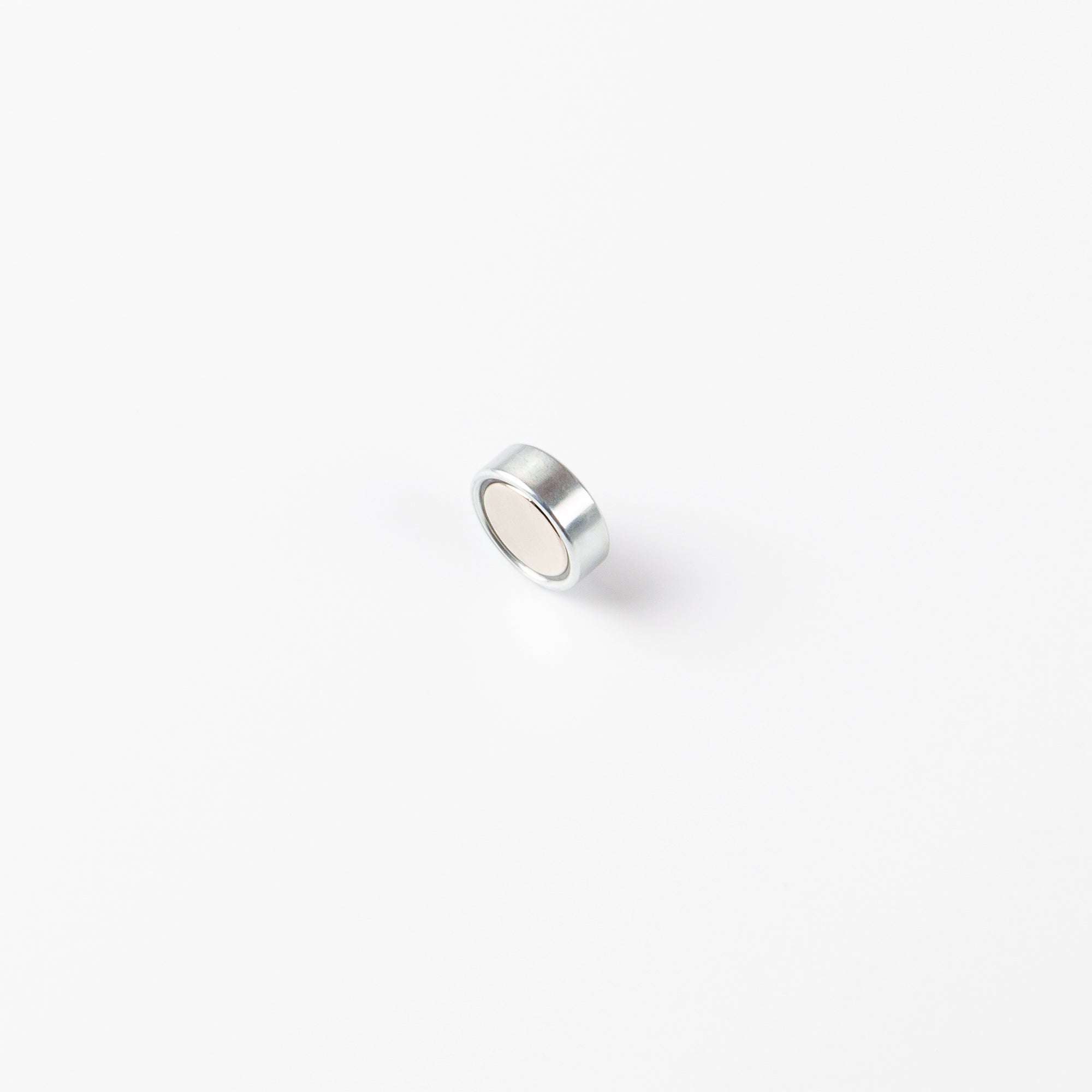Neodym Topfmagnete mit der Abmessung Ø13x4,5mm von unten
