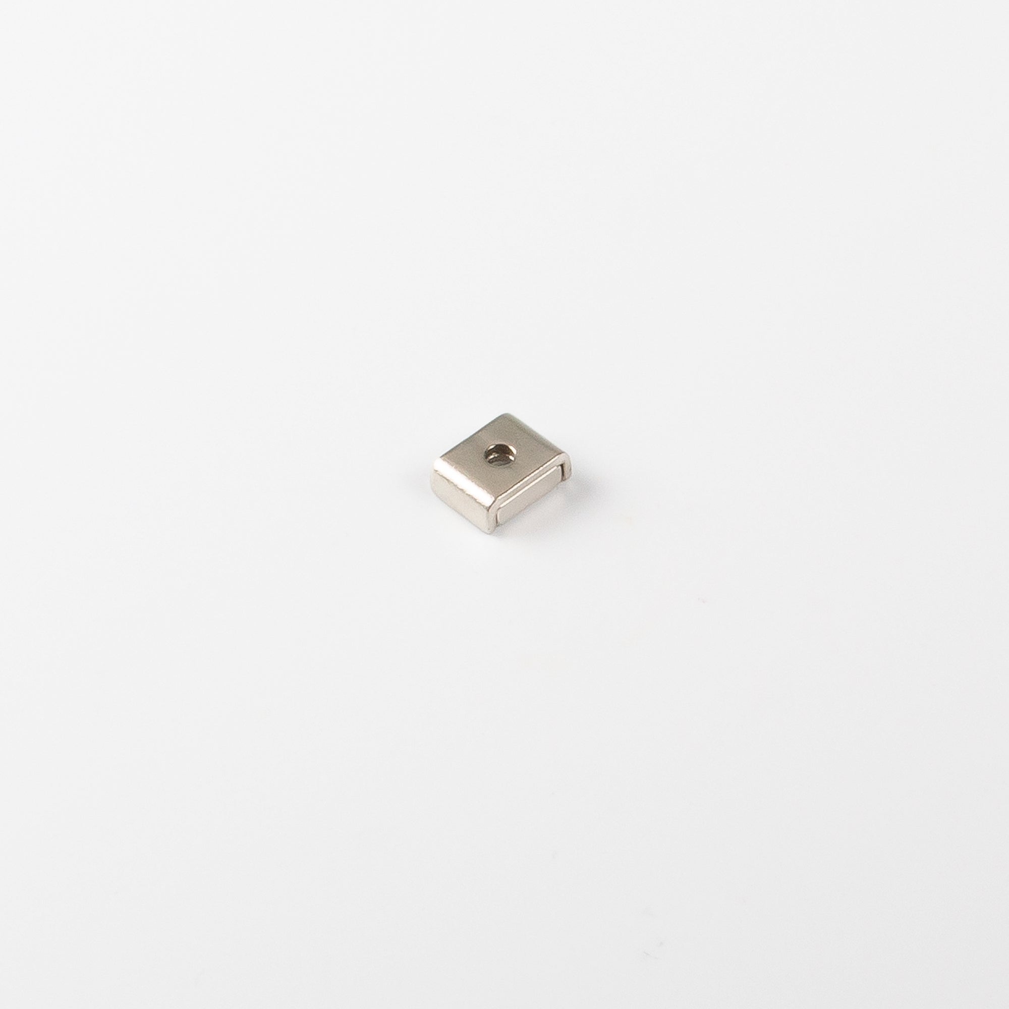 Neodym-Flachleiste 10x13,5x5mm mit konischer Senkung