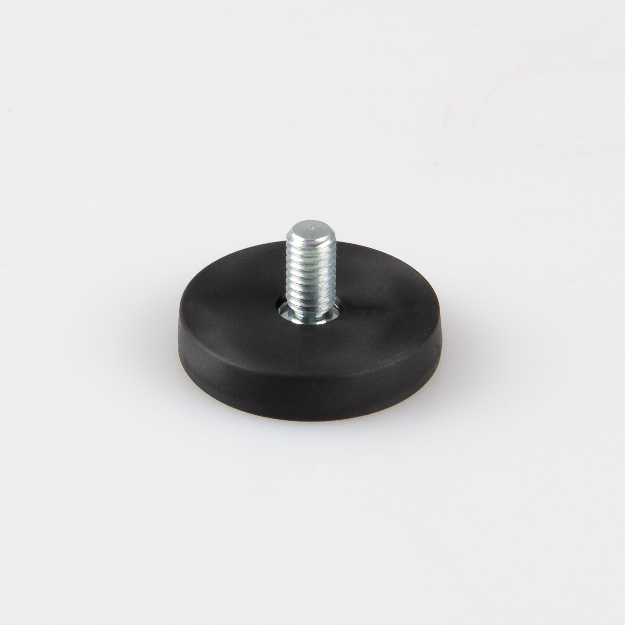Gummierter schwarzer Magnet Ø31x6mm mit Gewindezapfen M6