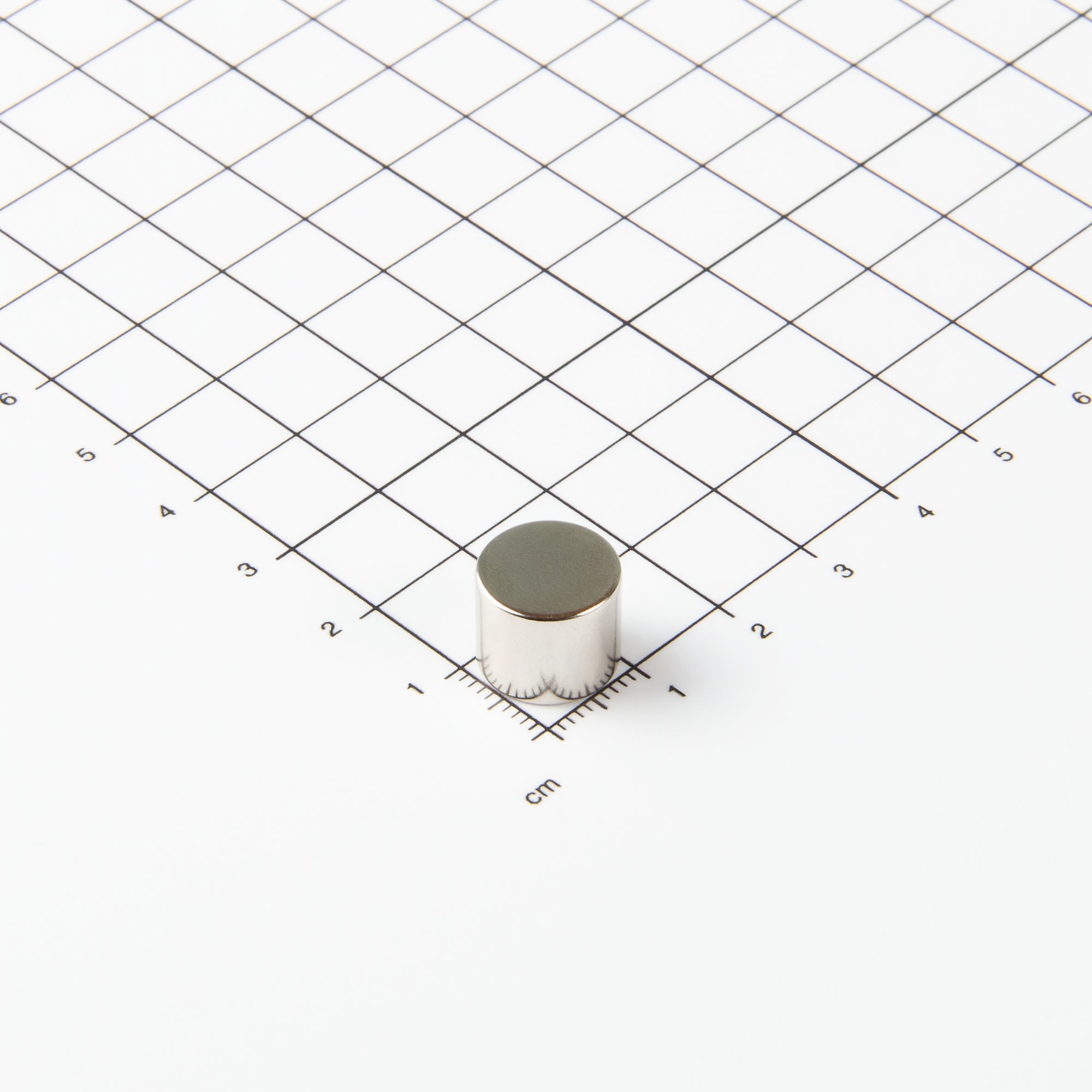 Flacher Scheibenmagnet aus Neodym mit der Abmessung Ø12x10mm